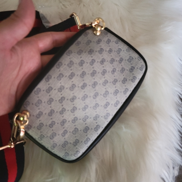 100% Authentic Gucci vintage mini pouch - Picture 11 of 12